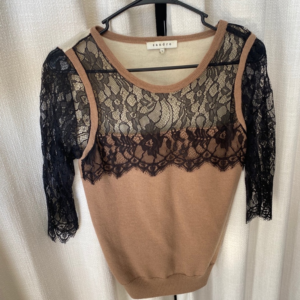 Tricolor SANDRO sweater with lace details !